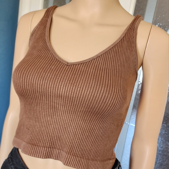 BELLA SEAMLESS BY FREE PEOPLE TOP SZ M - Picture 12 of 16